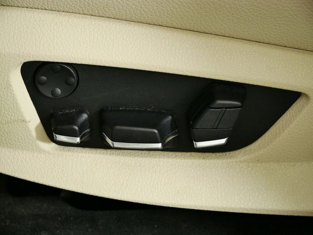 Thumbnail: 2013 BMW 5 Series - 34