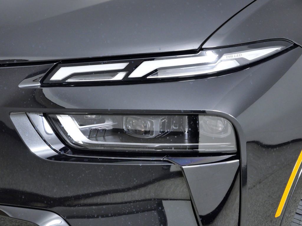 Thumbnail: 2026 BMW X7 - 5