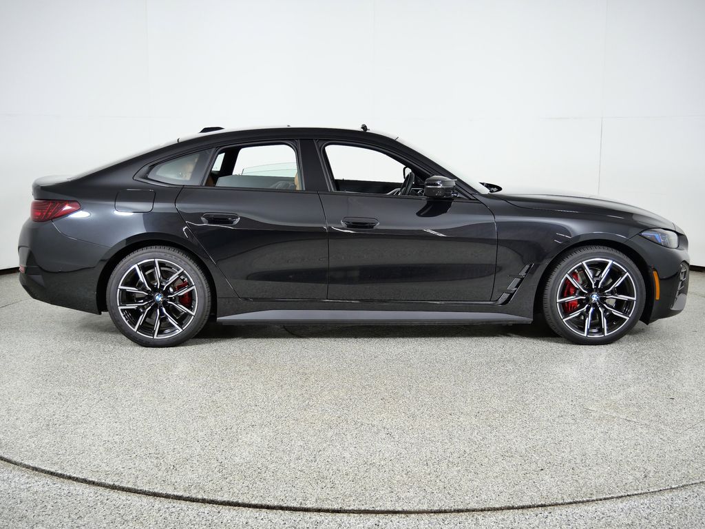 Thumbnail: 2025 BMW i4 - 10