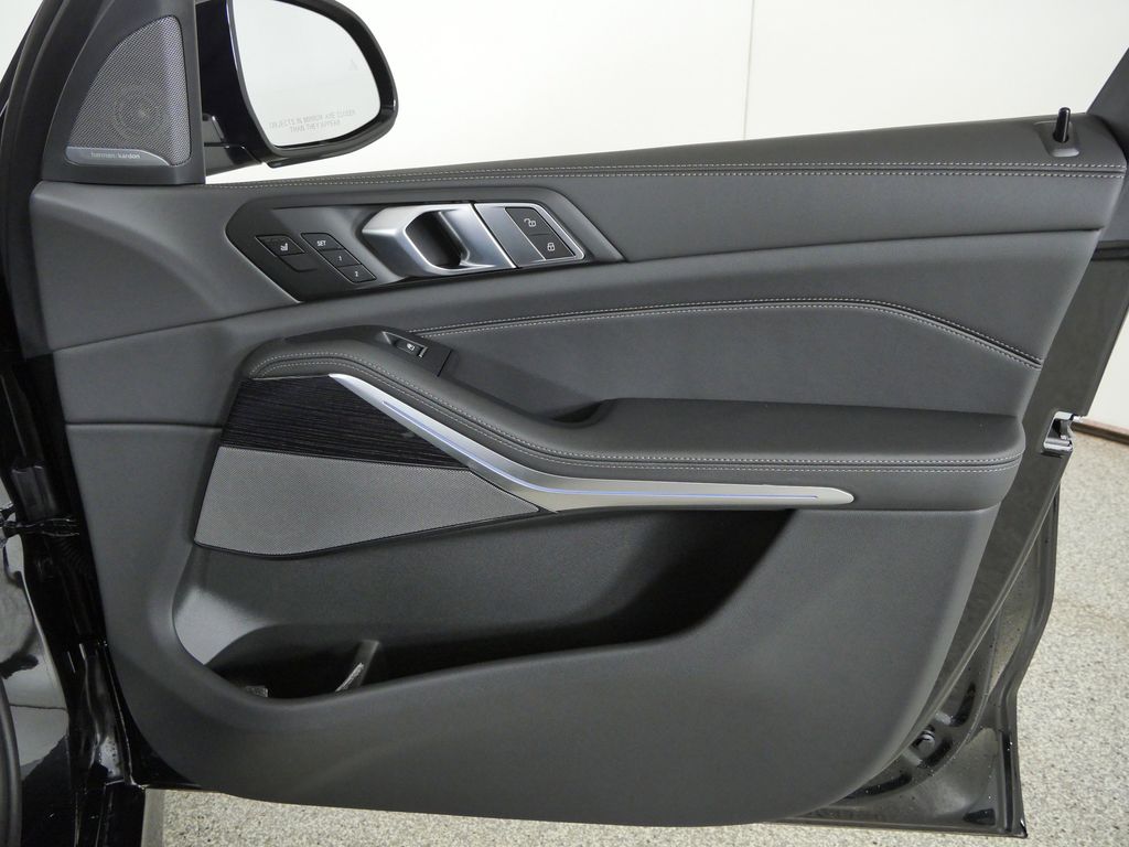 Thumbnail: 2026 BMW X5 - 19