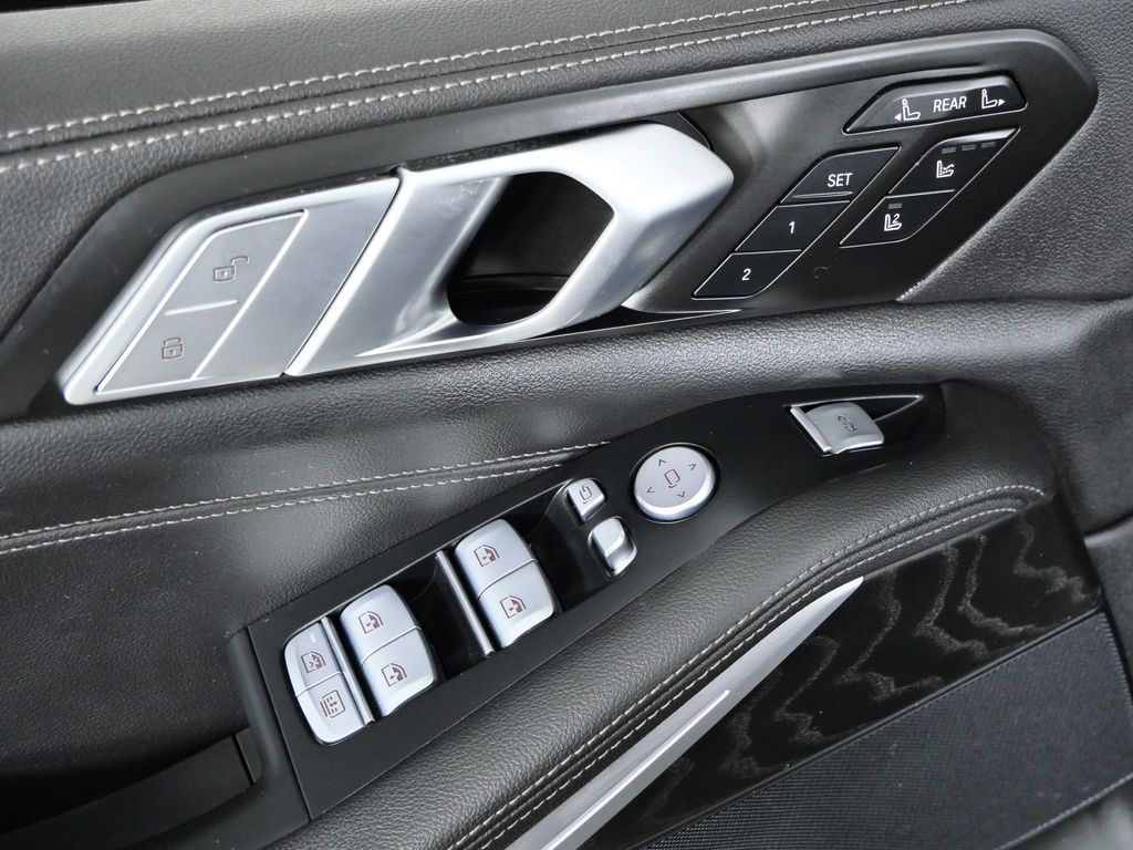 Thumbnail: 2022 BMW X7 - 37