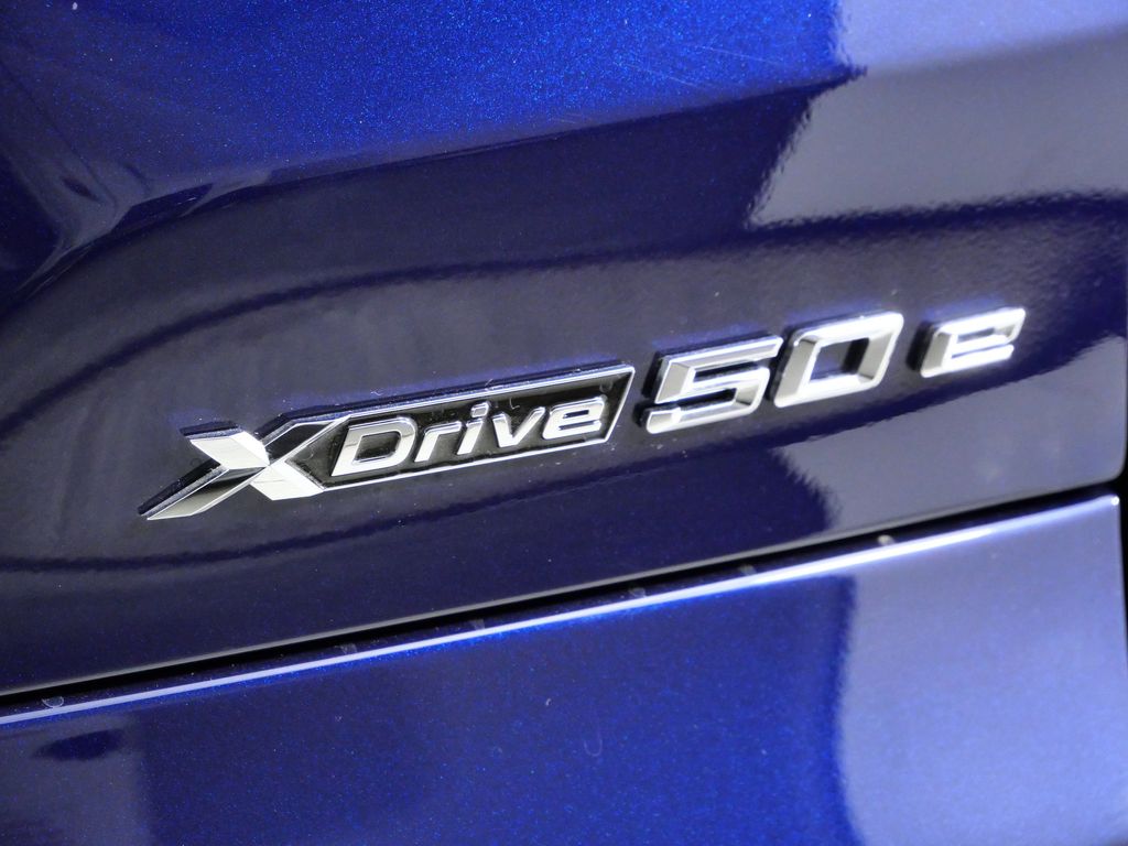 Thumbnail: 2026 BMW X5 - 12