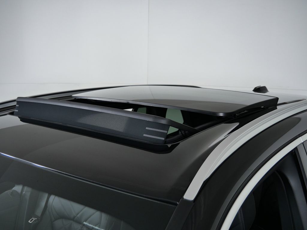 Thumbnail: 2026 BMW X5 - 18