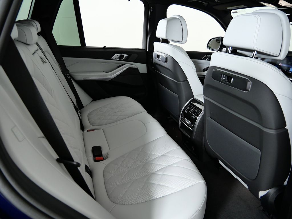 Thumbnail: 2026 BMW X5 - 26