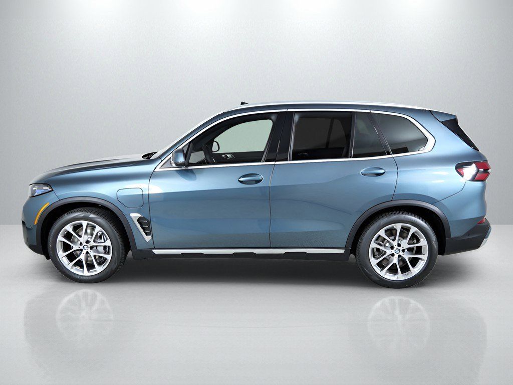 Thumbnail: 2026 BMW X5 - 16
