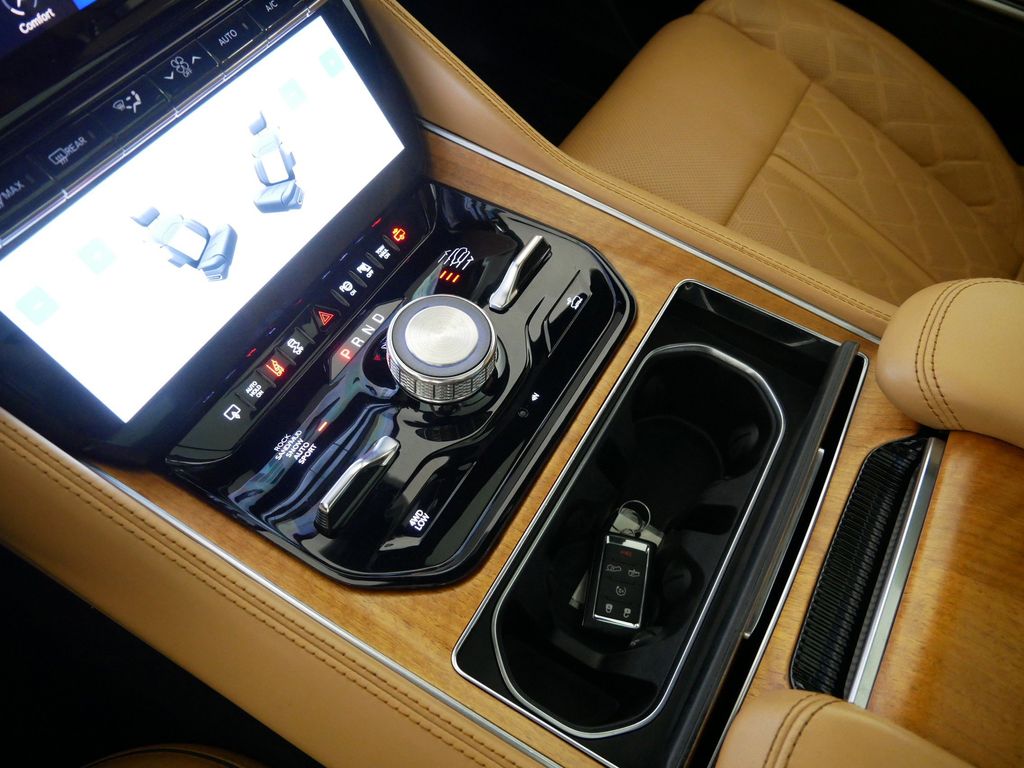 2022 Jeep Grand Wagoneer Series III 47