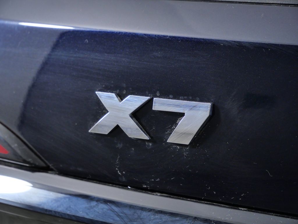 Thumbnail: 2026 BMW X7 - 13