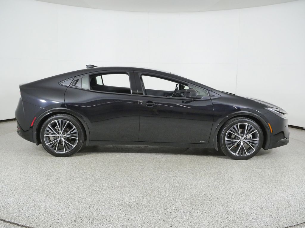 Thumbnail: 2024 Toyota Prius - 9