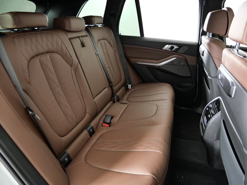 Thumbnail: 2026 BMW X5 - 28