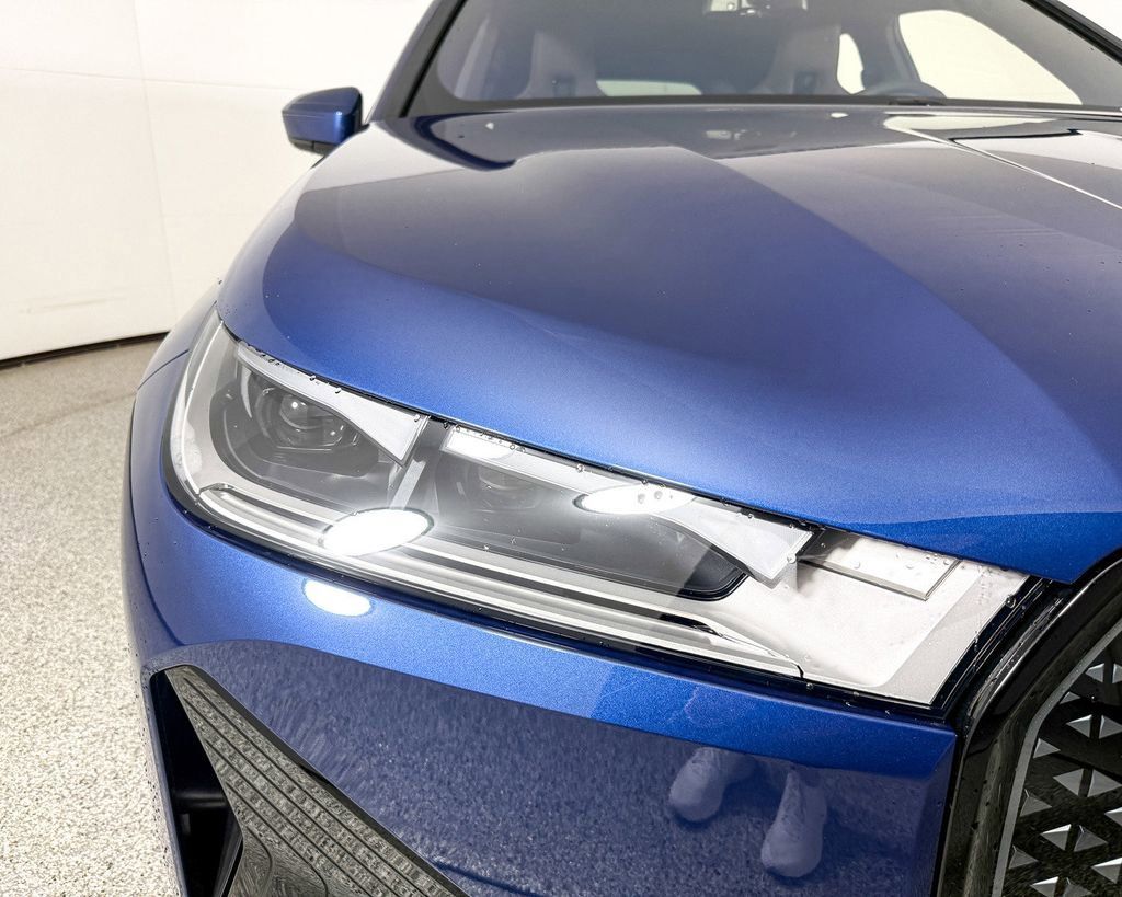 Thumbnail: 2025 BMW iX - 9