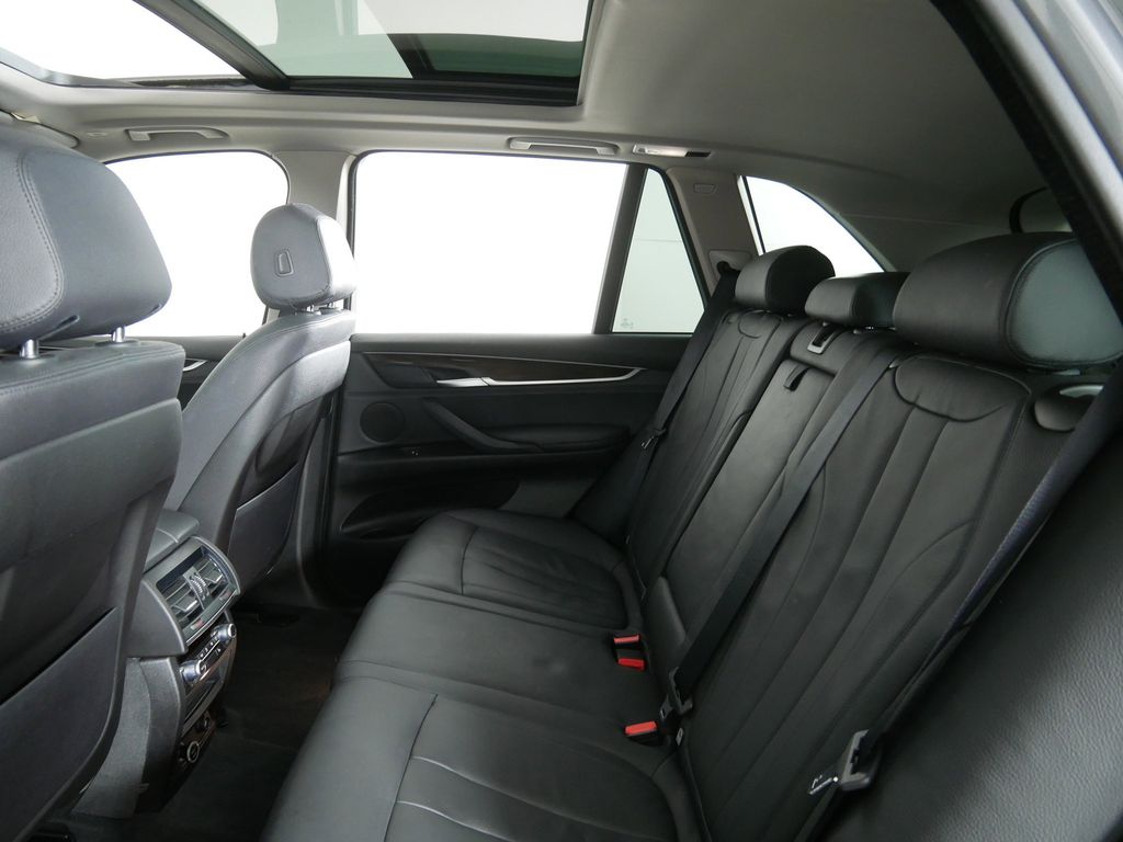 Thumbnail: 2015 BMW X5 - 29
