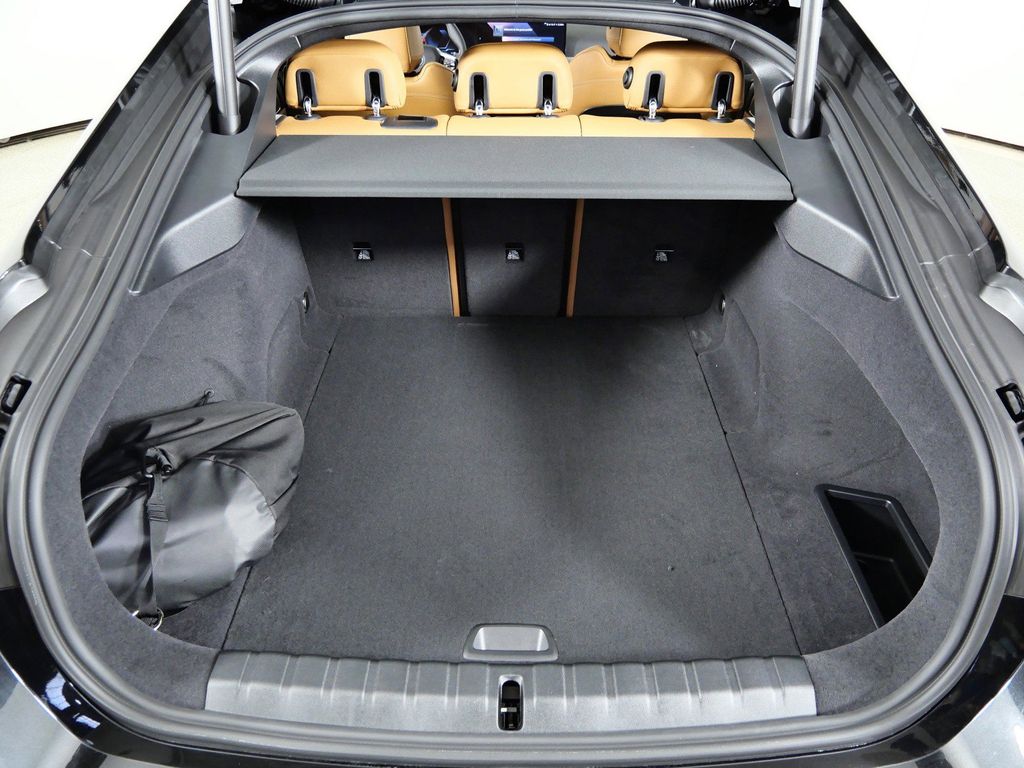 Thumbnail: 2026 BMW i4 - 27