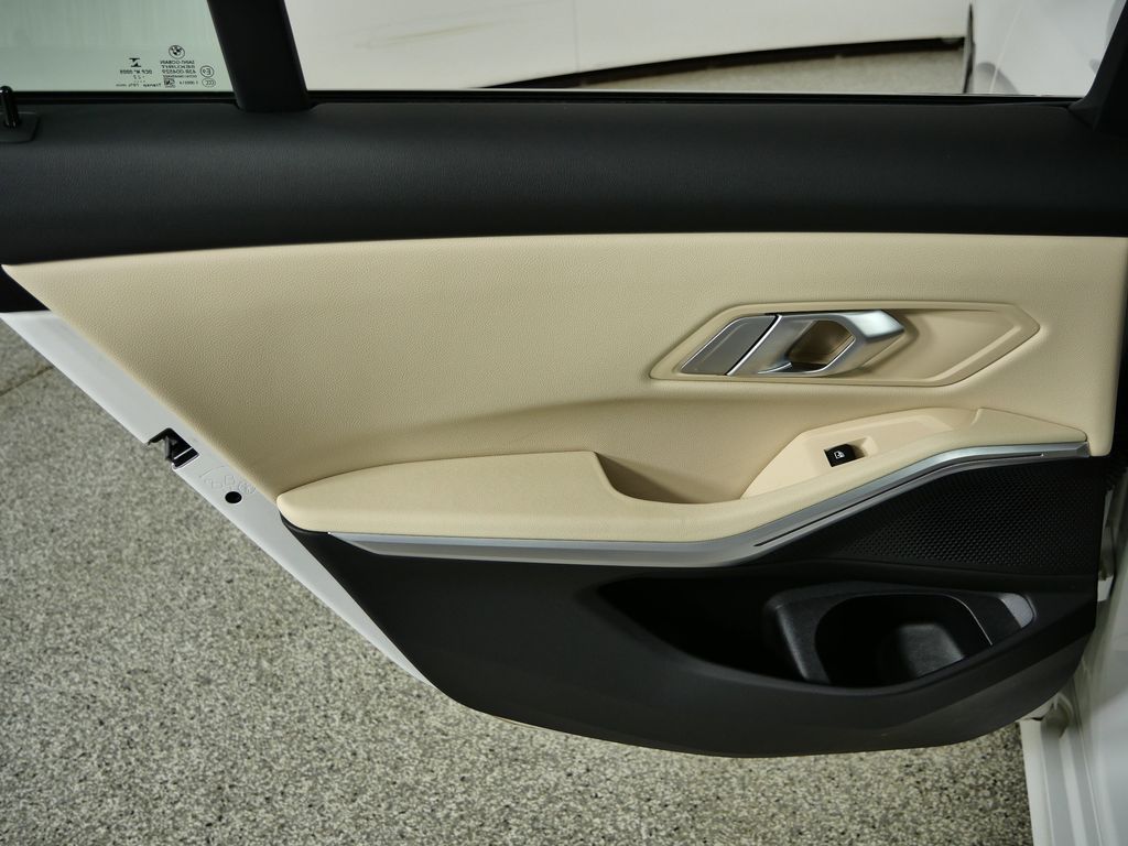 Thumbnail: 2023 BMW 3 Series - 33