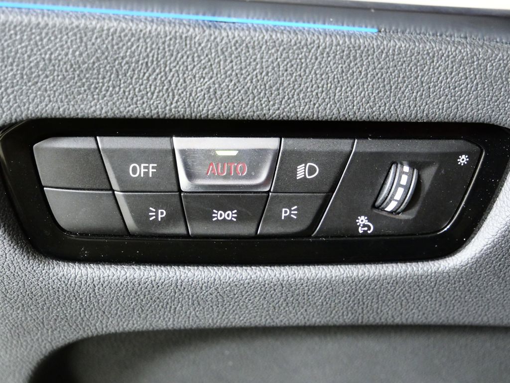 Thumbnail: 2023 BMW i4 - 40