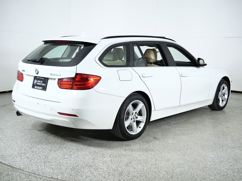 Thumbnail: 2015 BMW 3 Series - 10