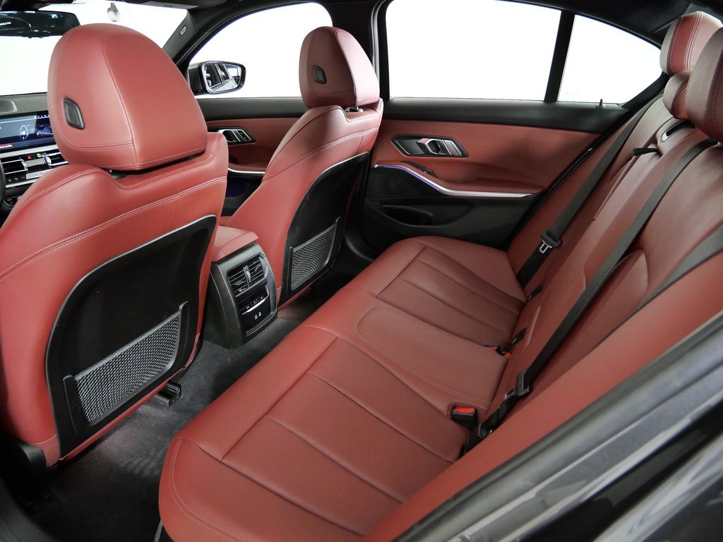 Thumbnail: 2022 BMW 3 Series - 31