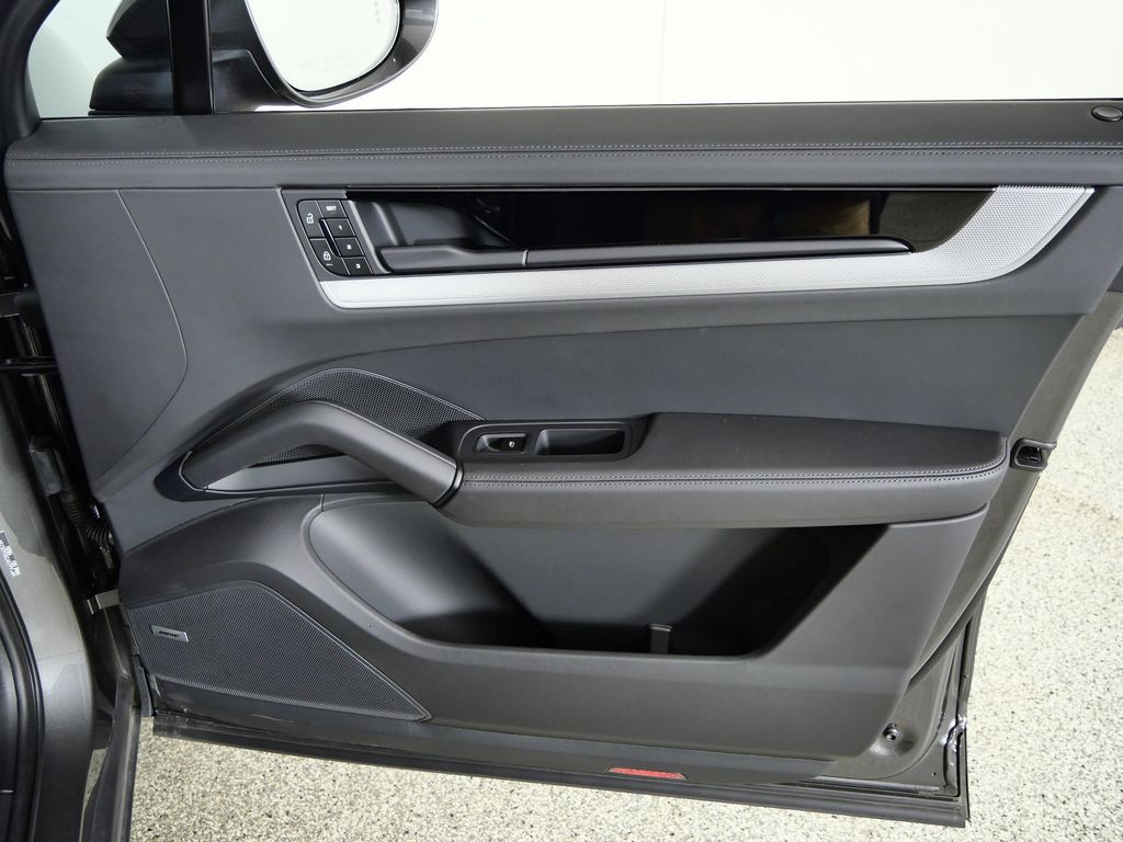 Thumbnail: 2024 Porsche Cayenne - 20