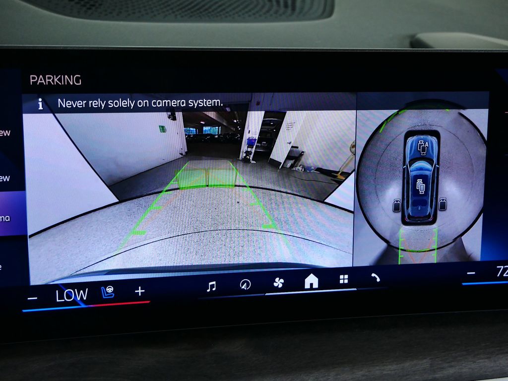 Thumbnail: 2026 BMW X7 - 49