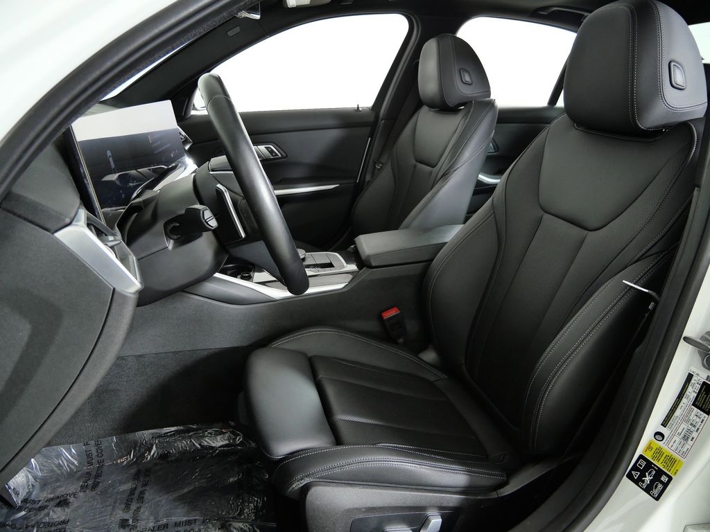 Thumbnail: 2023 BMW 3 Series - 38