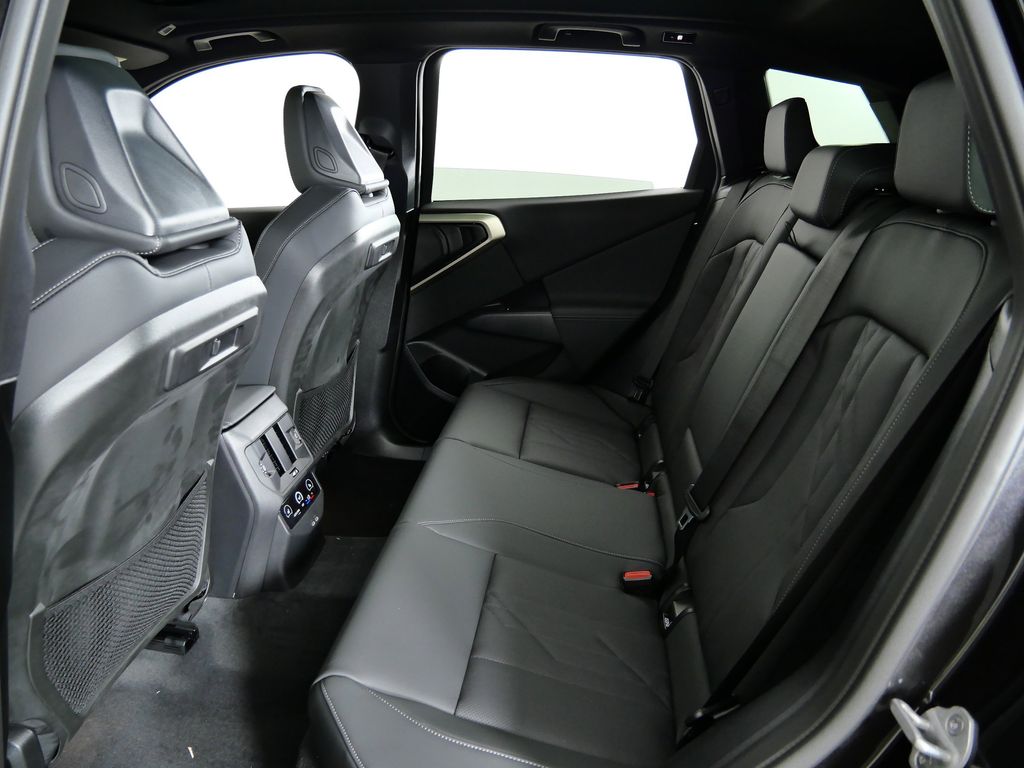 Thumbnail: 2025 BMW X3 - 31