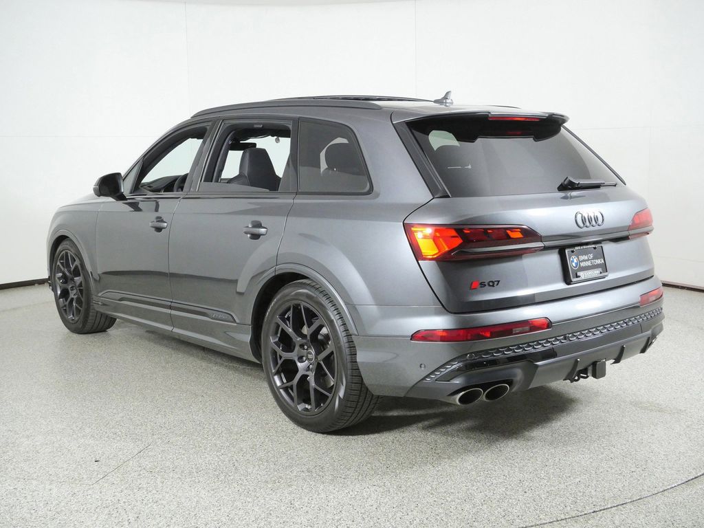 Thumbnail: 2025 Audi SQ7 - 13