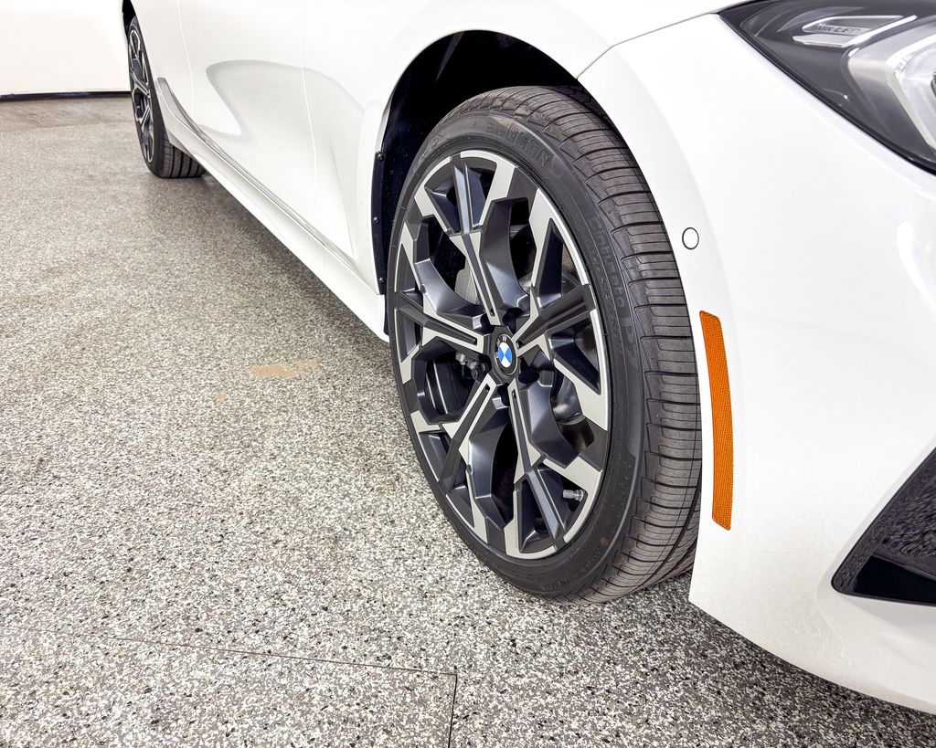 Thumbnail: 2025 BMW 3 Series - 9