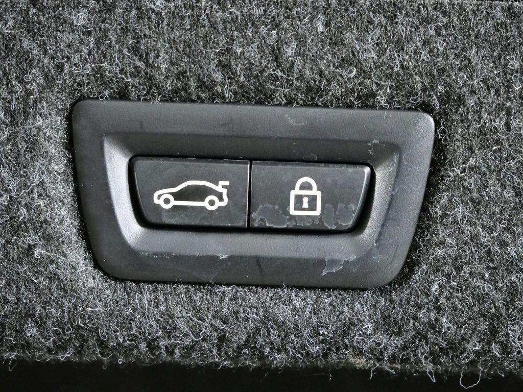 Thumbnail: 2023 BMW 5 Series - 33