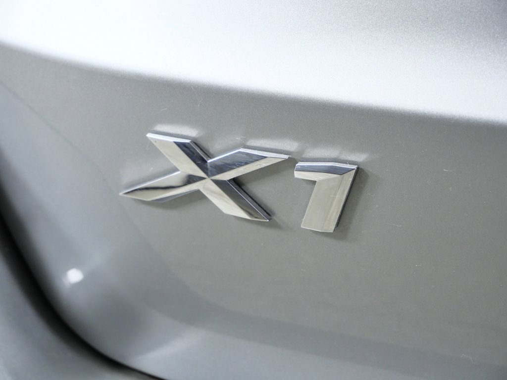 Thumbnail: 2026 BMW X1 - 13