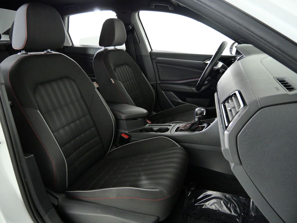 Thumbnail: 2019 Volkswagen Jetta - 20