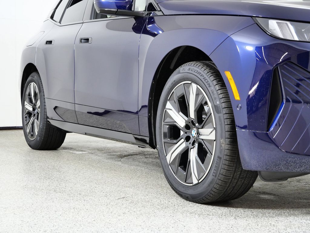 Thumbnail: 2026 BMW iX - 6