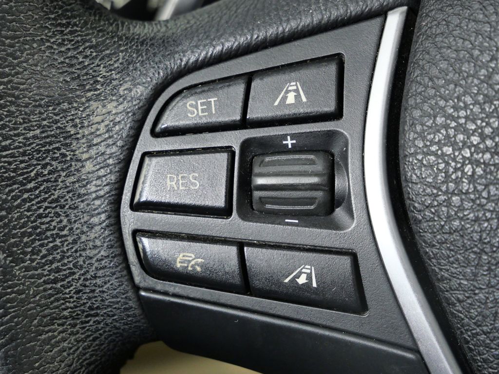 Thumbnail: 2015 BMW 3 Series - 40