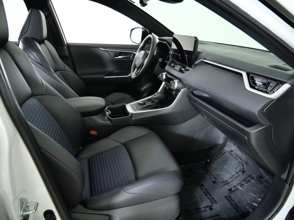 Thumbnail: 2024 Toyota RAV4 - 21