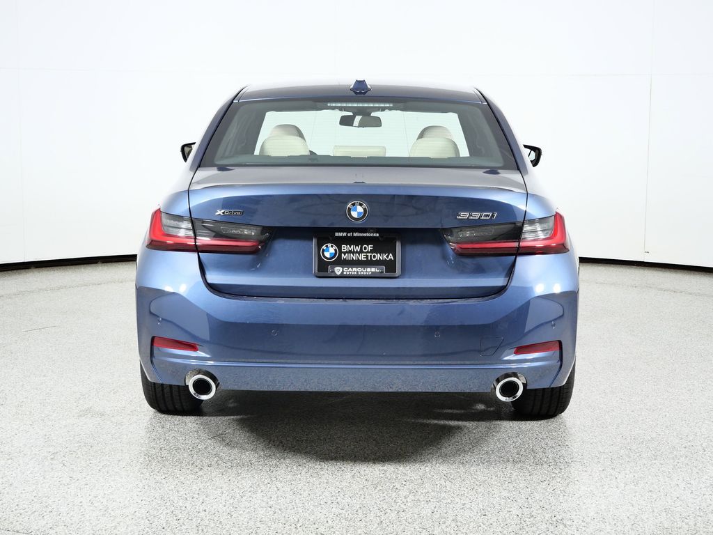 Thumbnail: 2026 BMW 3 Series - 10