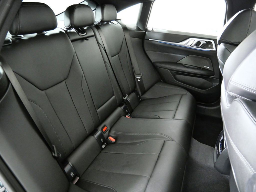 Thumbnail: 2026 BMW i4 - 26