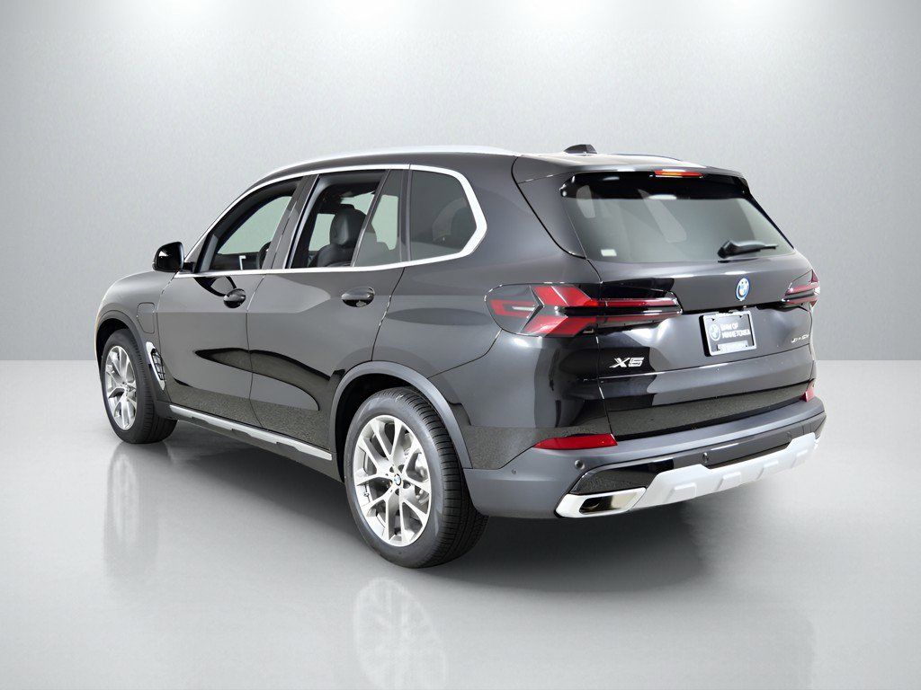 Thumbnail: 2026 BMW X5 - 15