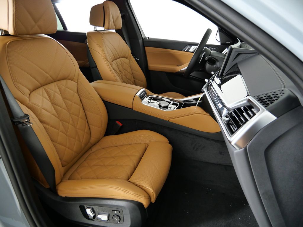 Thumbnail: 2026 BMW X6 - 21