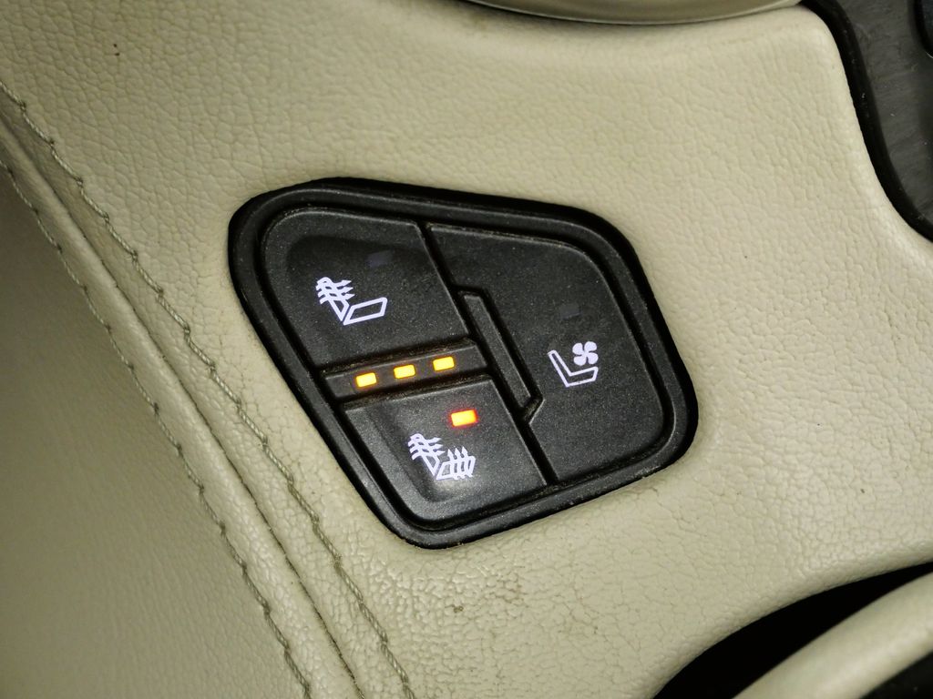 Thumbnail: 2018 GMC Yukon XL - 46