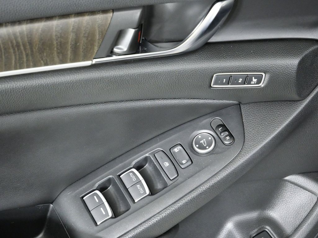 Thumbnail: 2019 Honda Accord - 33