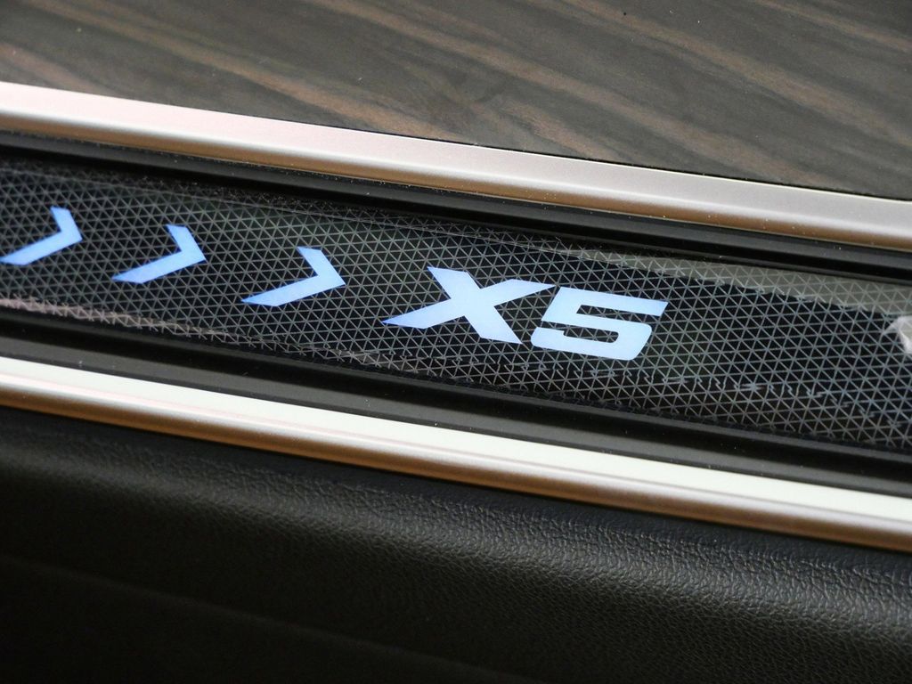 Thumbnail: 2026 BMW X5 - 24