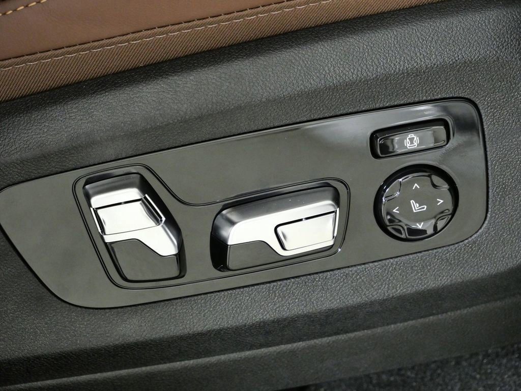 Thumbnail: 2026 BMW X5 - 23