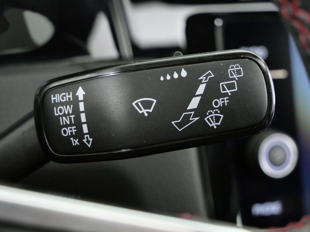 Thumbnail: 2021 Volkswagen Golf - 48