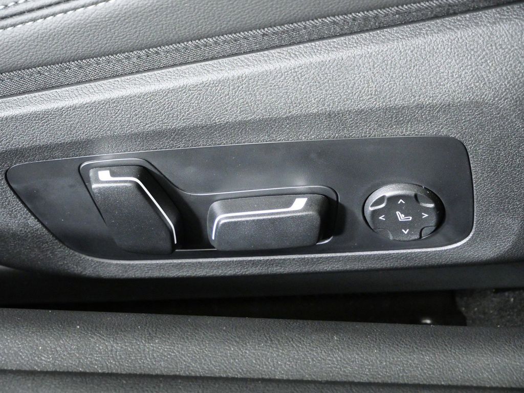 Thumbnail: 2025 BMW 4 Series - 22