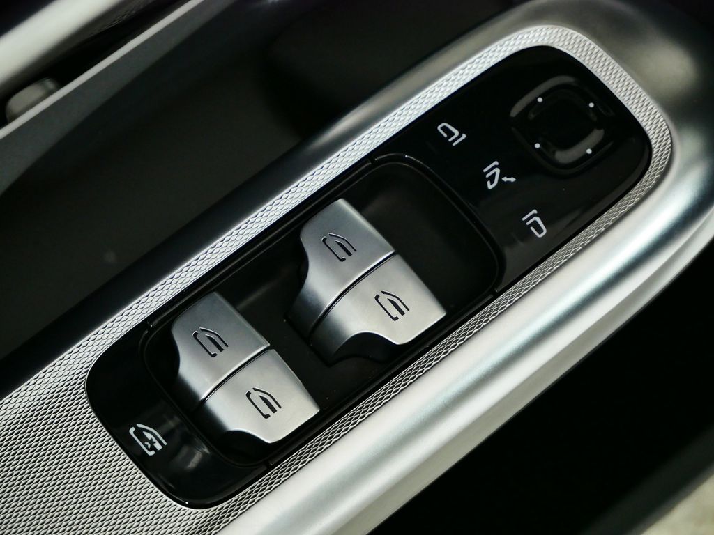 Thumbnail: 2024 Mercedes-Benz E-Class - 32