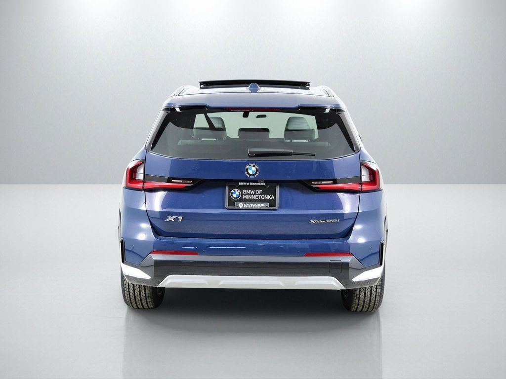 Thumbnail: 2026 BMW X1 - 10