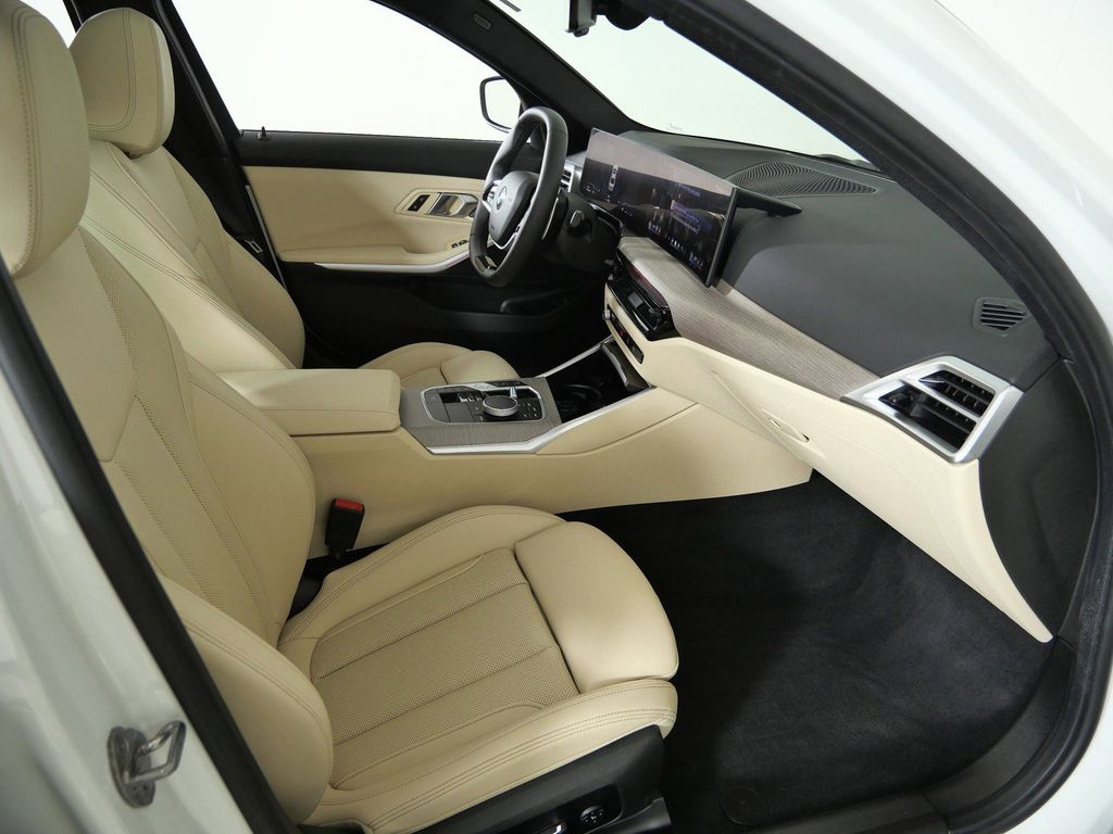 Thumbnail: 2025 BMW 3 Series - 23