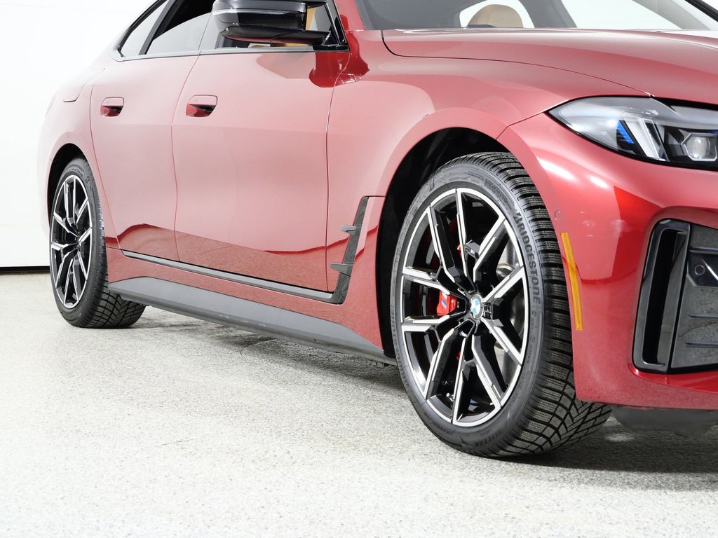 Thumbnail: 2025 BMW i4 - 8