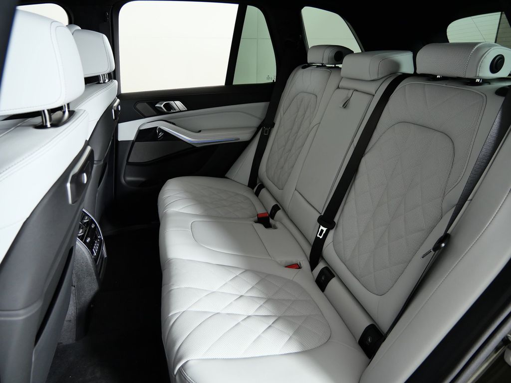 Thumbnail: 2026 BMW X5 - 33