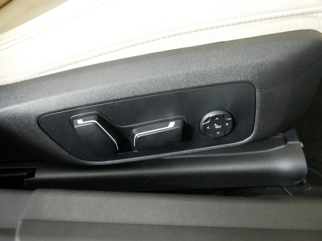 Thumbnail: 2025 BMW 3 Series - 24