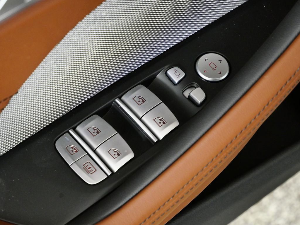 Thumbnail: 2026 BMW 8 Series - 37