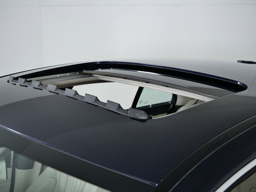 Thumbnail: 2019 Mercedes-Benz CLS - 19